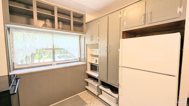 1330 Ridgewood Dr, Lillian, AL 36549