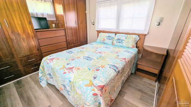 1330 Ridgewood Dr, Lillian, AL 36549