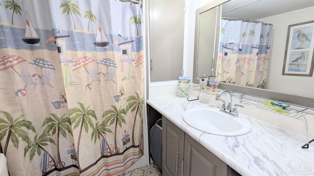 1330 Ridgewood Dr, Lillian, AL 36549