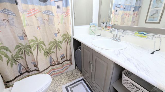 1330 Ridgewood Dr, Lillian, AL 36549