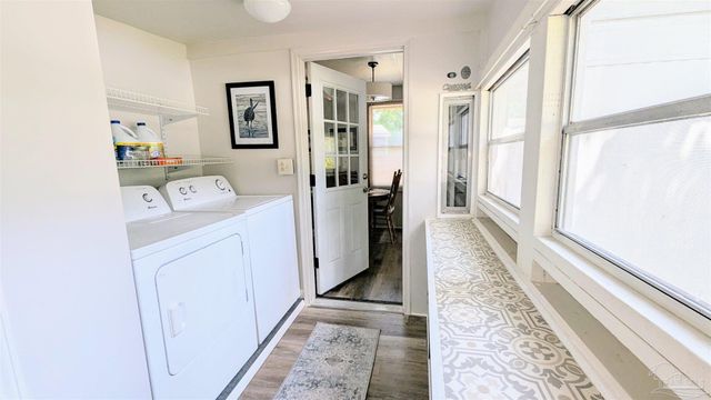 1330 Ridgewood Dr, Lillian, AL 36549