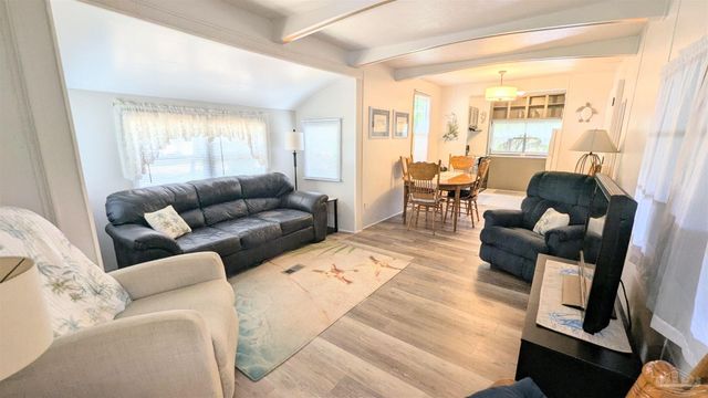 1330 Ridgewood Dr, Lillian, AL 36549