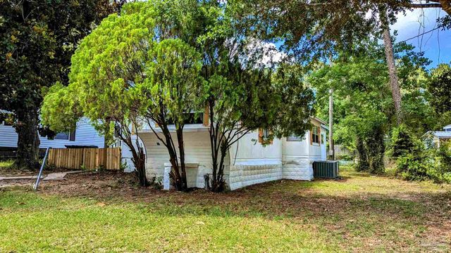 1330 Ridgewood Dr, Lillian, AL 36549