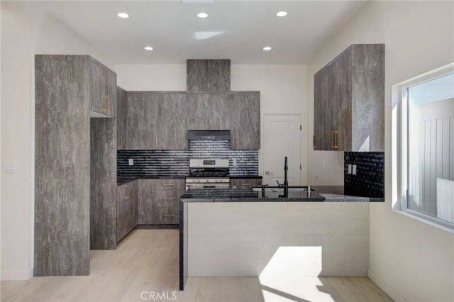 10922 Garden Grove Avenue, Porter Ranch, CA 91326