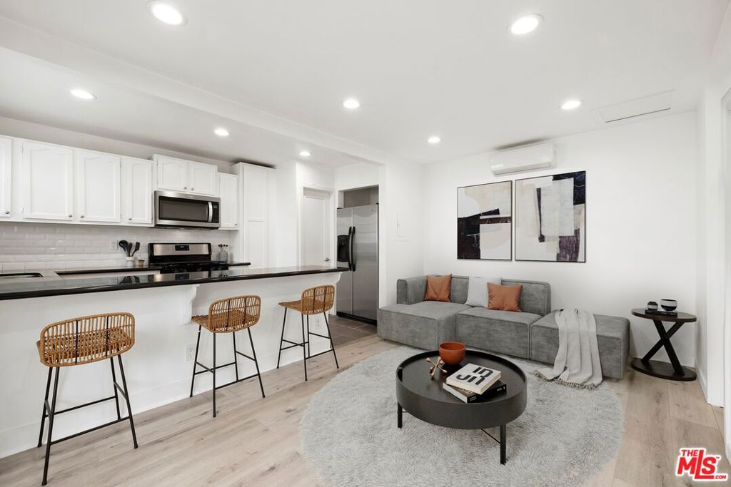 927 Euclid Street B, Santa Monica, CA 90403