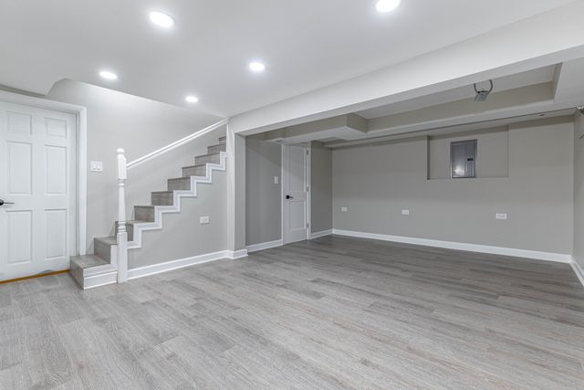 401 S Lake Terrace, Mundelein, IL 60060