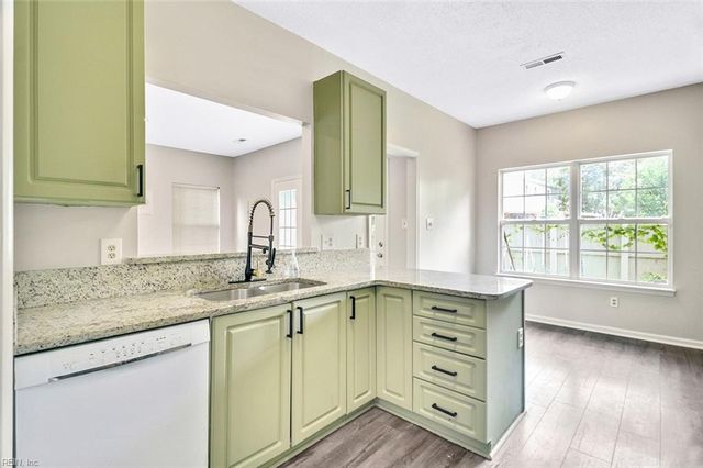 1068 Haygood Estate LN, Virginia Beach, VA 23455
