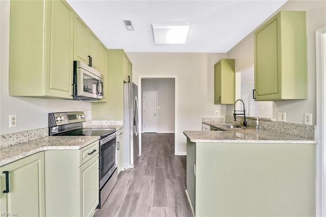 1068 Haygood Estate LN, Virginia Beach, VA 23455