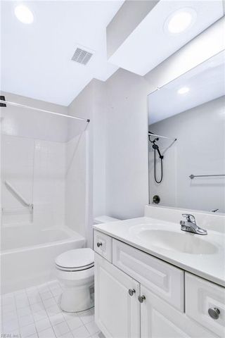 1068 Haygood Estate LN, Virginia Beach, VA 23455