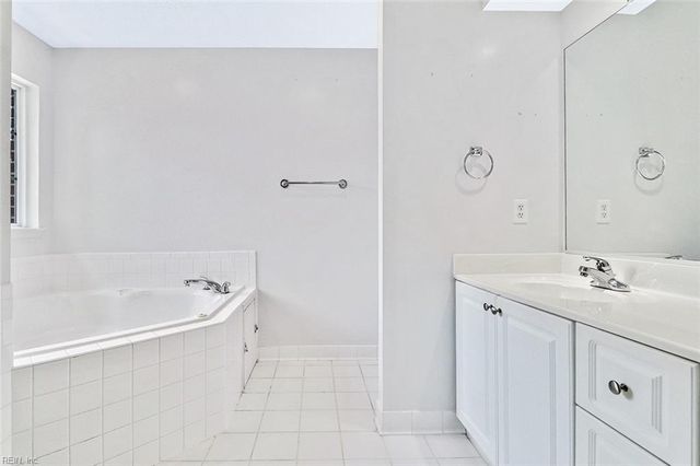 1068 Haygood Estate LN, Virginia Beach, VA 23455