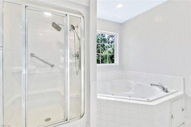 1068 Haygood Estate LN, Virginia Beach, VA 23455