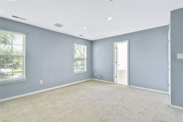 1068 Haygood Estate LN, Virginia Beach, VA 23455