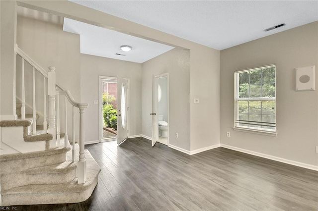 1068 Haygood Estate LN, Virginia Beach, VA 23455