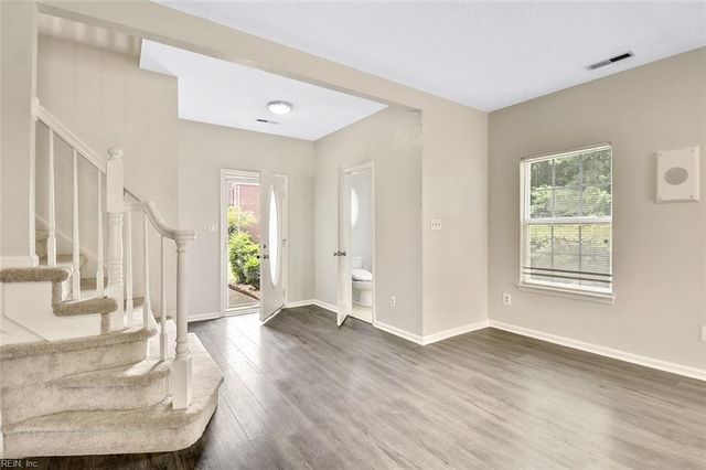 1068 Haygood Estate LN, Virginia Beach, VA 23455