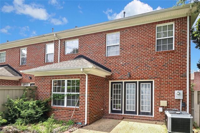 1068 Haygood Estate LN, Virginia Beach, VA 23455
