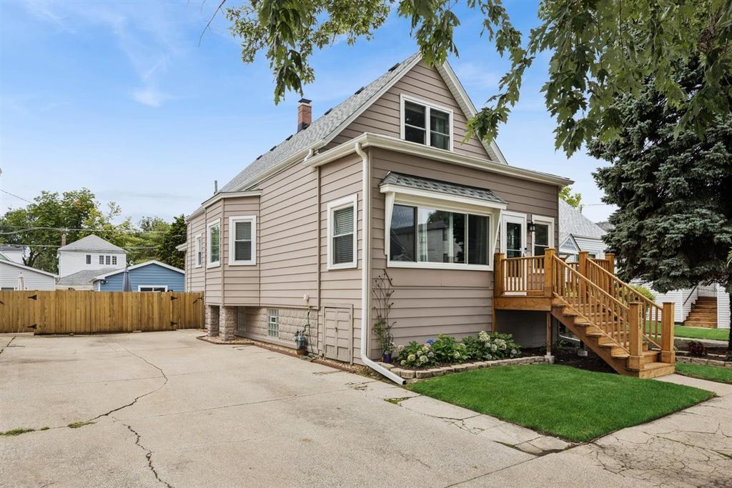 1015 Beloit Avenue, Forest Park, IL 60130