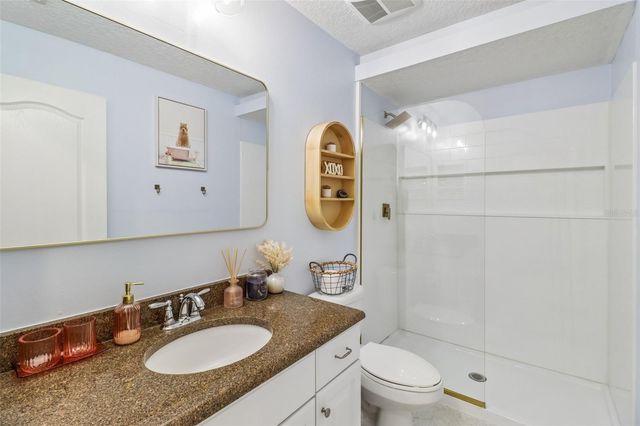 225 GLEN ABBEY LANE, Debary, FL 32713