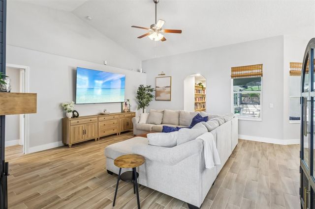 225 GLEN ABBEY LANE, Debary, FL 32713
