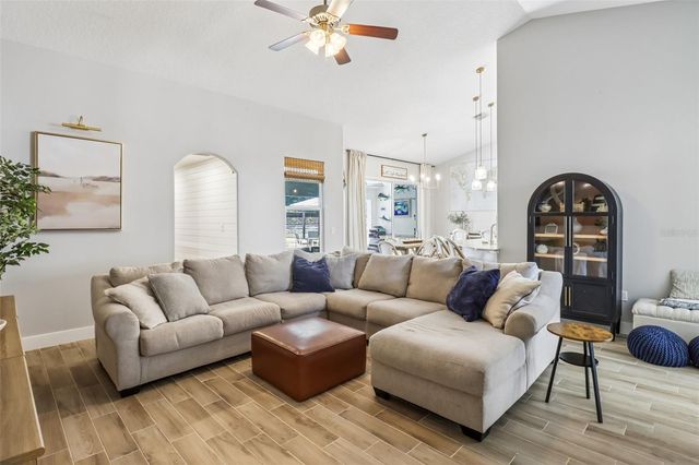 225 GLEN ABBEY LANE, Debary, FL 32713