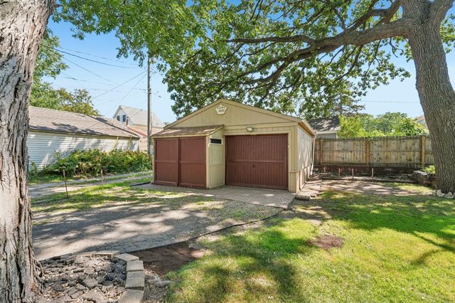 1840 Taylor Avenue, Saint Paul, MN 55104