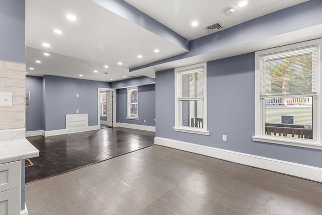 45 Thompson St 2, Boston, MA 02136