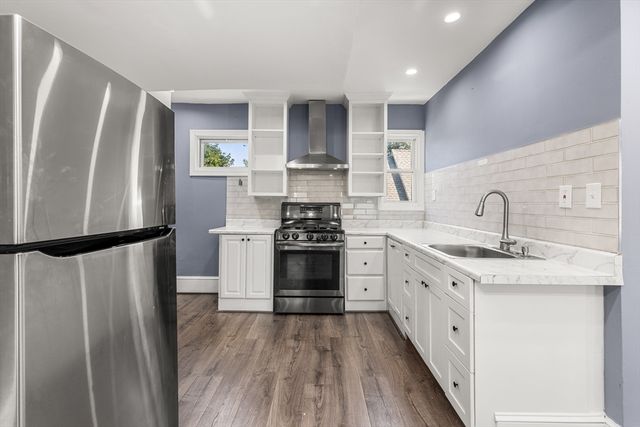 45 Thompson St 2, Boston, MA 02136