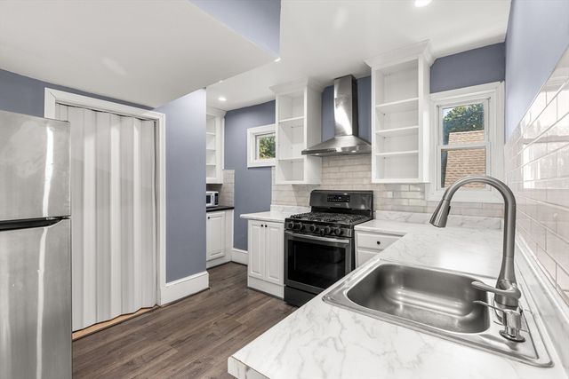 45 Thompson St 2, Boston, MA 02136