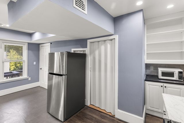 45 Thompson St 2, Boston, MA 02136
