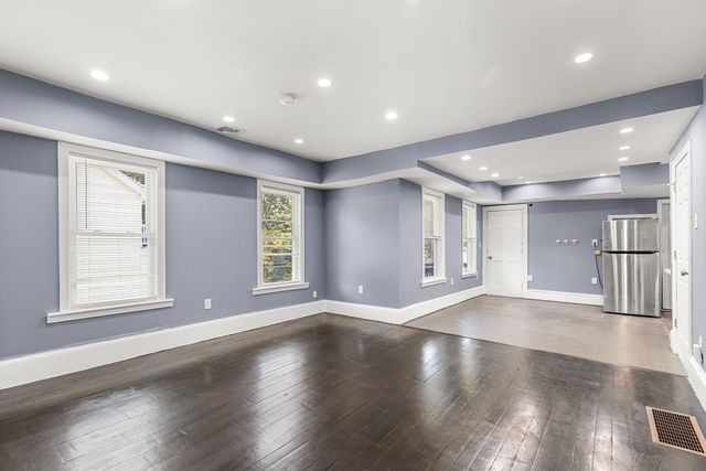 45 Thompson St 2, Boston, MA 02136