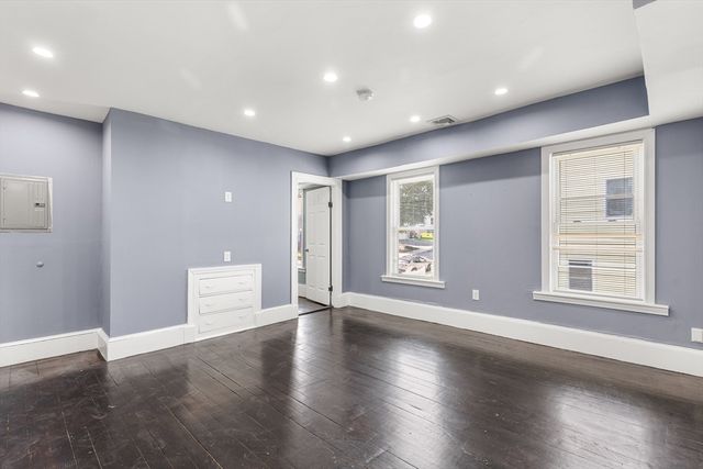 45 Thompson St 2, Boston, MA 02136