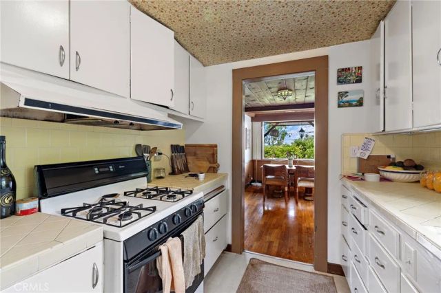 1560 Galen Drive, Laguna Beach, CA 92651