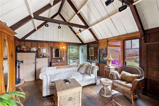 1560 Galen Drive, Laguna Beach, CA 92651
