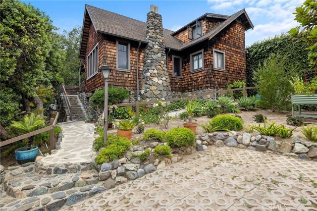 1560 Galen Drive, Laguna Beach, CA 92651