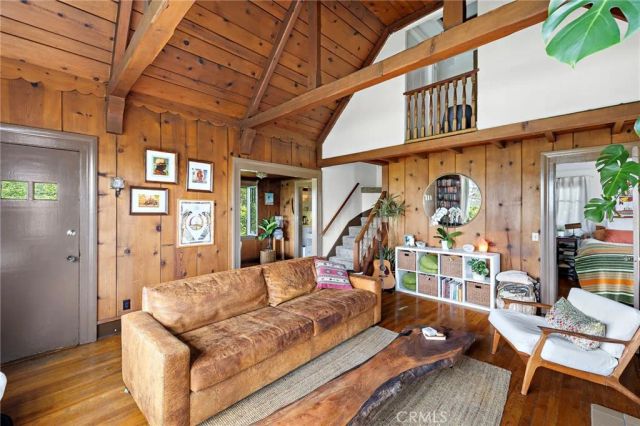 1560 Galen Drive, Laguna Beach, CA 92651