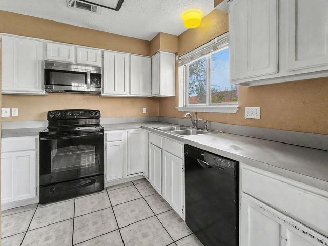 2735 Kings Canyon Court, Houston, TX 77067