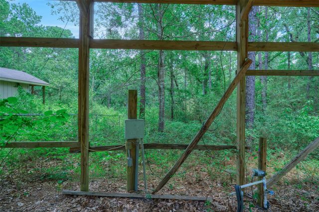 8327 Fm 980 N, Huntsville, TX 77320