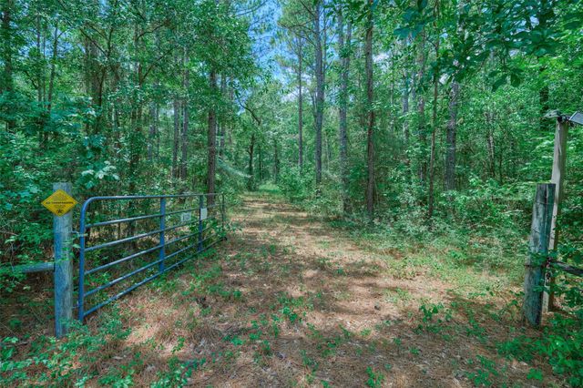 8327 Fm 980 N, Huntsville, TX 77320