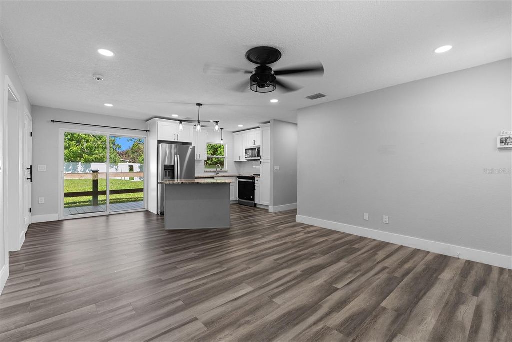Image 4 of property listing at 1350 SASOON AVENUE, Orlando, FL 32803