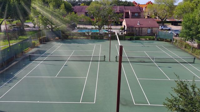 10555 Turtlewood Court 1702, Houston, TX 77072