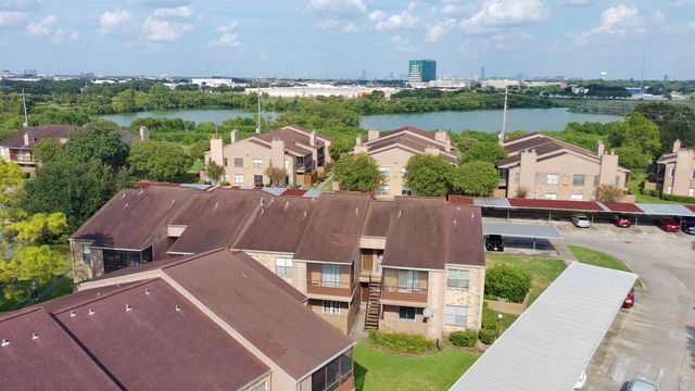 10555 Turtlewood Court 1702, Houston, TX 77072