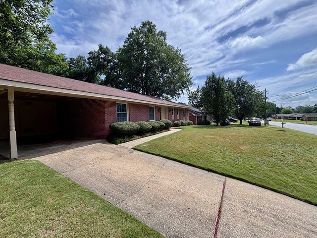 2113 Leeds Drive, Columbus, GA 31904