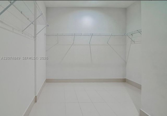 55 SW 9th St 4409, Miami, FL 33130