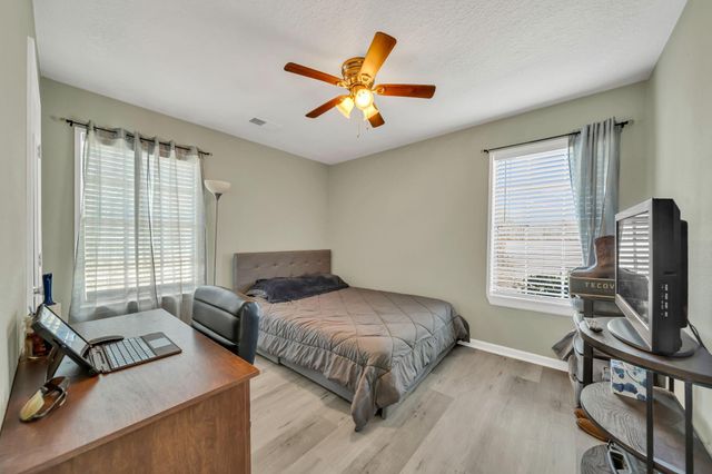 101 Lincoln Cedar Drive, Baytown, TX 77523