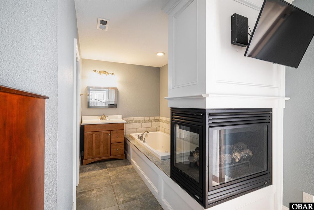 Image 31 of property listing at 991 Lighthouse Drive Lot 5, Corolla, NC 27927