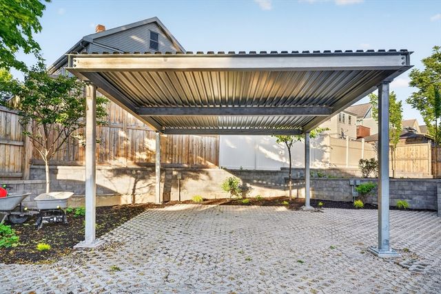 325B Alewife Brook Pkwy B, Somerville, MA 02144