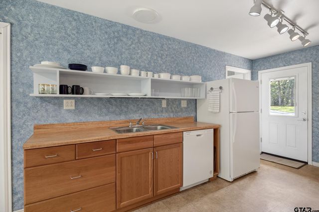 20650 W Grove Club Lake Rd, Whitehouse, TX 75791