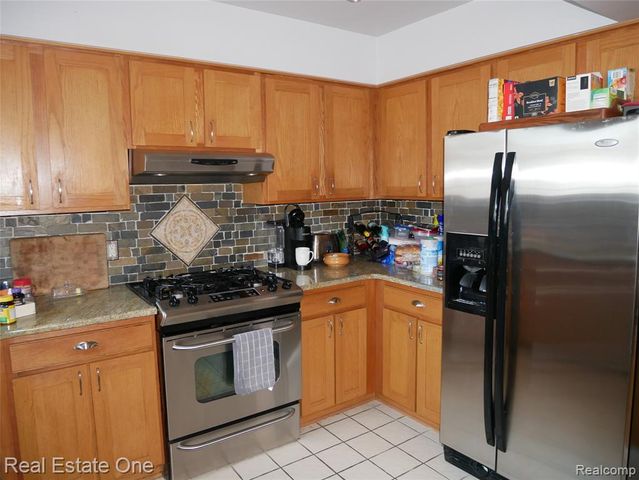 12704 Beresford Drive, Sterling Heights, MI 48313