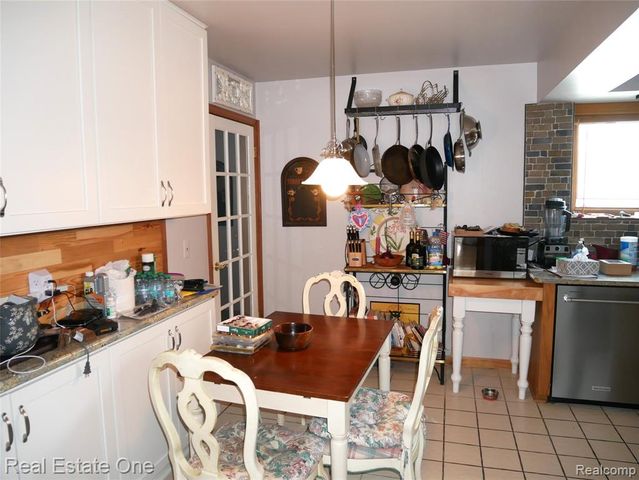 12704 Beresford Drive, Sterling Heights, MI 48313