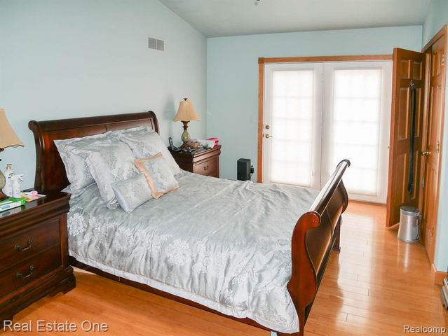 12704 Beresford Drive, Sterling Heights, MI 48313