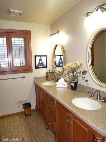 12704 Beresford Drive, Sterling Heights, MI 48313